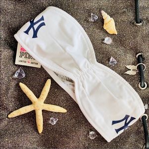 VICTORIA’S SECRET YANKEES BRA LIMITED EDITION SZ S